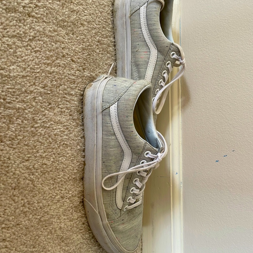 WOMENS VANS SIZE 8